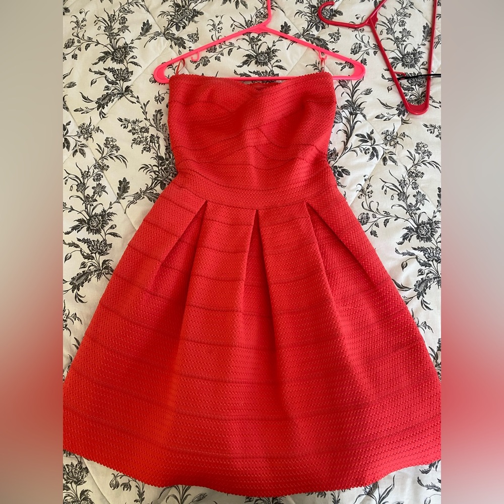 Coral elastic fit&flare dress